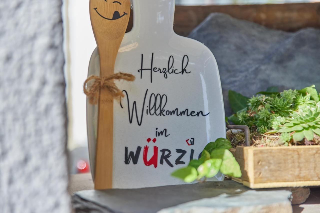 Hotel Restaurant Wuerzig In Ürzig Esterno foto