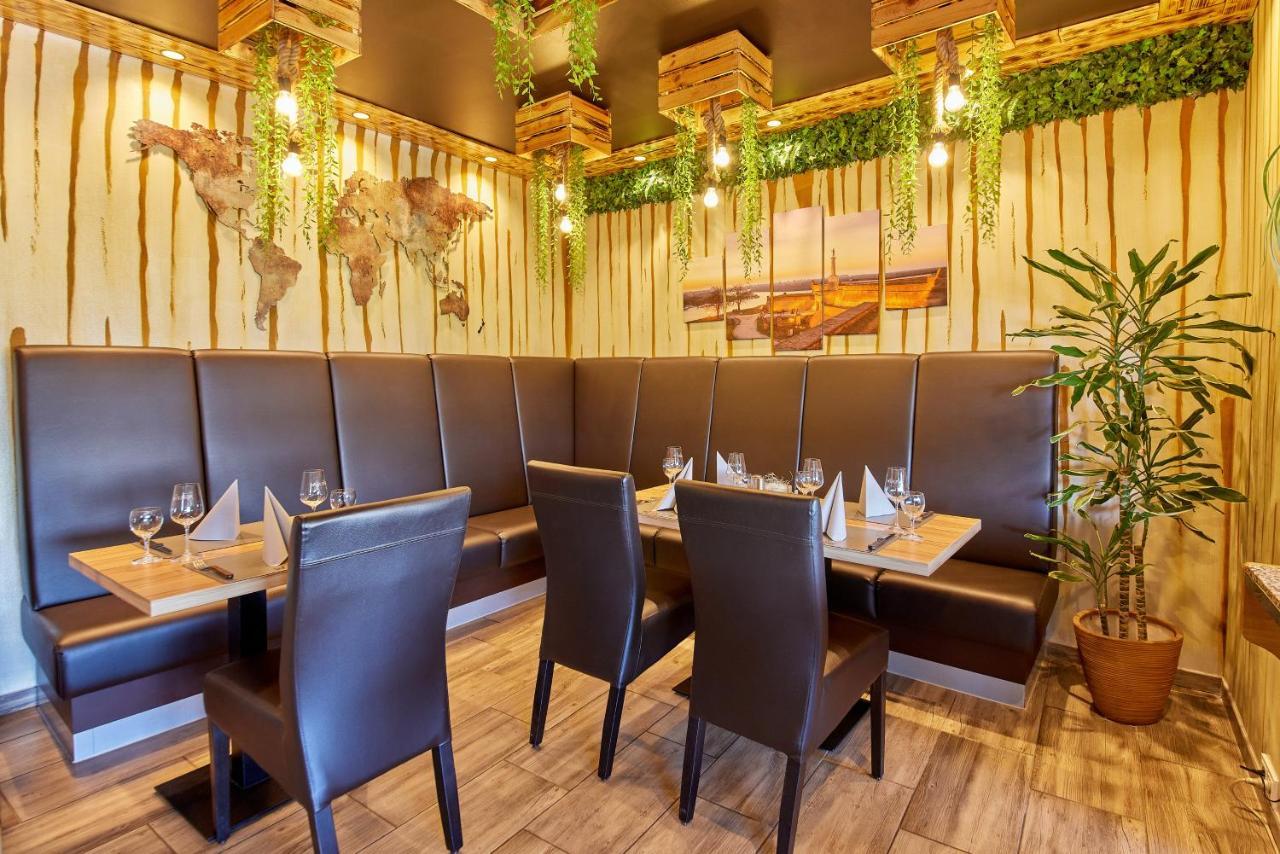 Hotel Restaurant Wuerzig In Ürzig Esterno foto