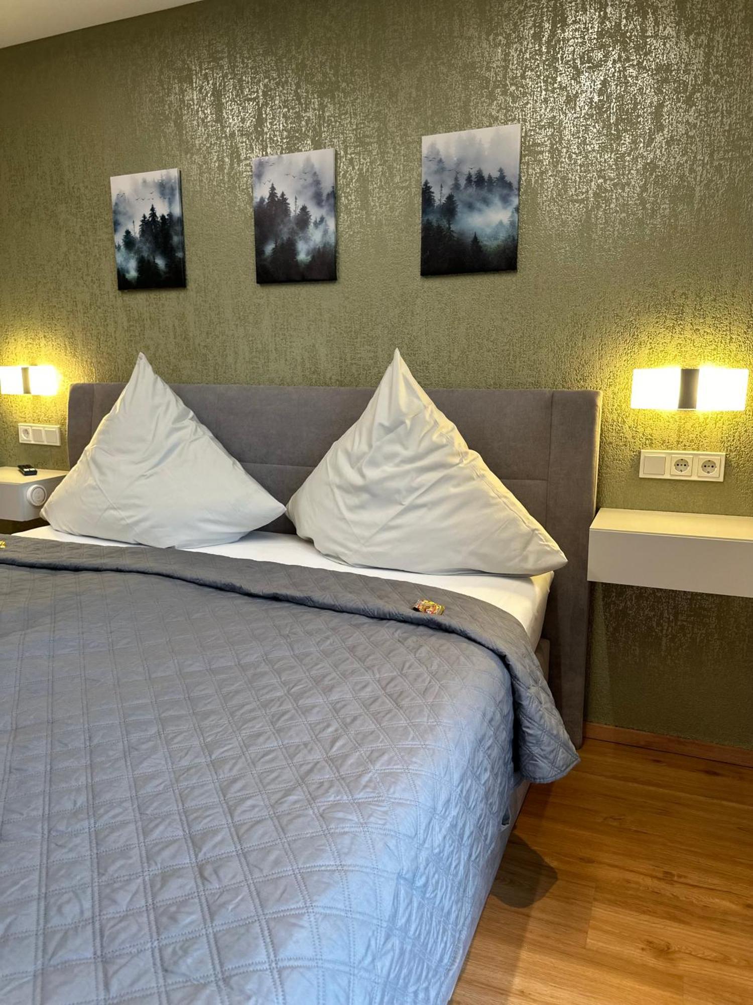 Hotel Restaurant Wuerzig In Ürzig Esterno foto